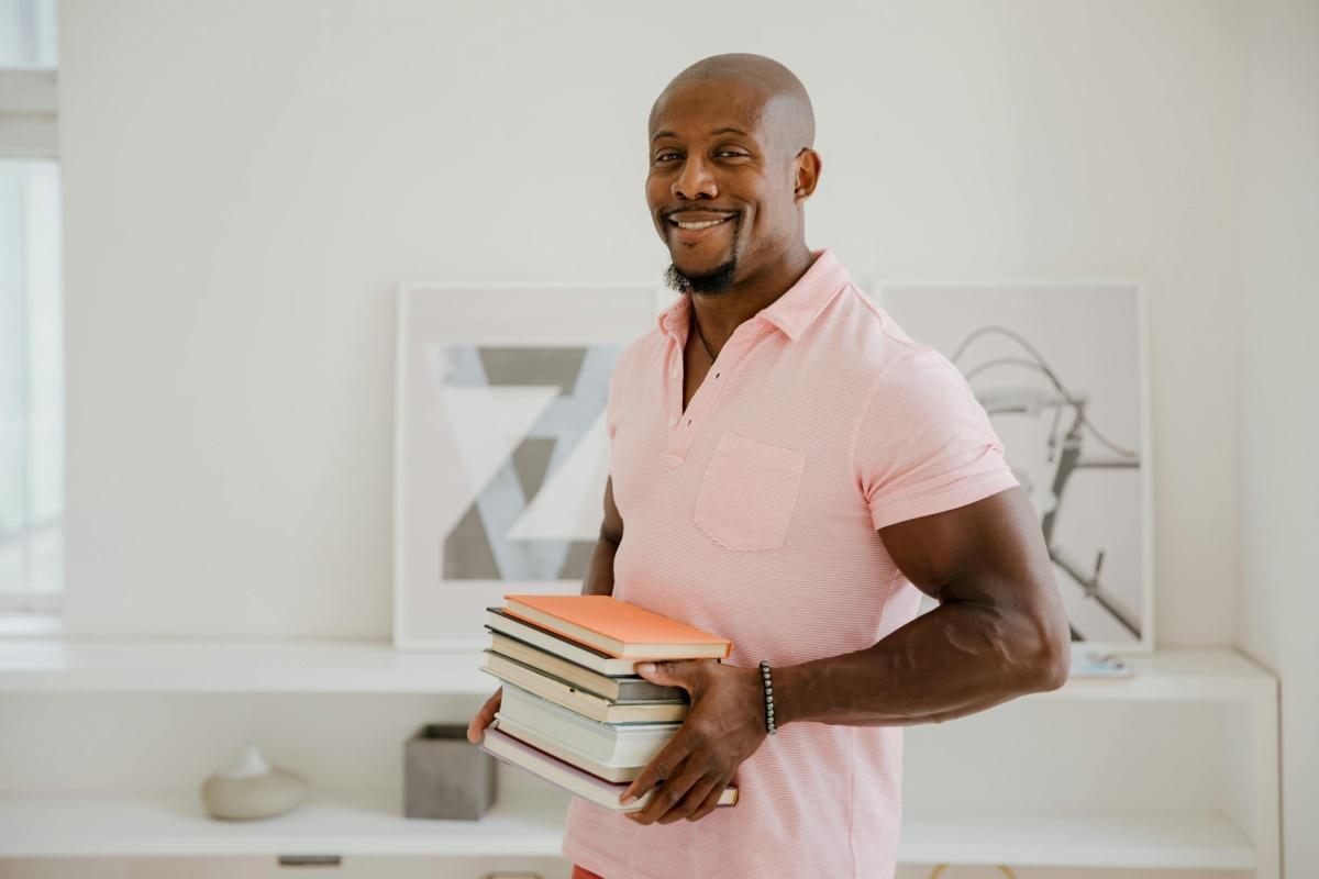 BOOKSHOPS & LIBRARIES