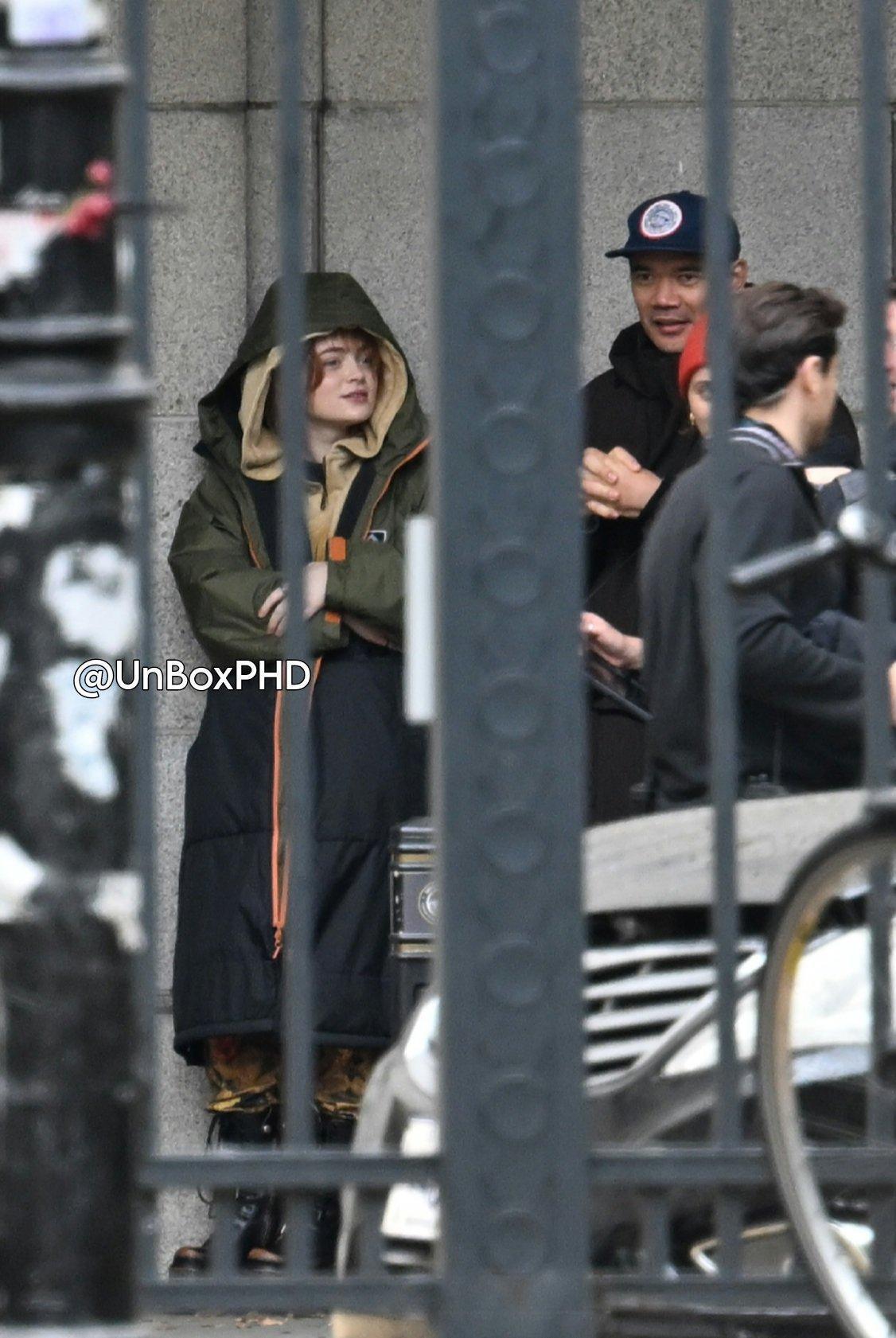 Nova imagem do set revela Sadie Sink em Spider‑Man: Brand New Day e acende especulações sobre qual personagem ela interpretará Nova imagem do set revela Sadie Sink em Spider‑Man: Brand New Day e acende especulações sobre qual personagem ela interpretará