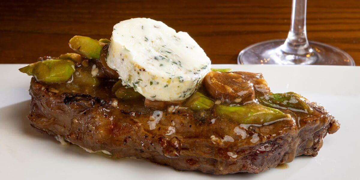 Gaslight Bar & Grill