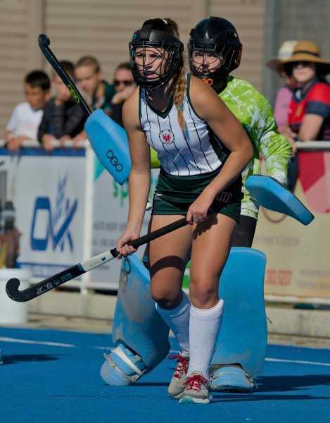 EHS-rugby en dogtershokkie speel vriendskaplike wedstyde in Bethlehem EHS-rugby en dogtershokkie speel vriendskaplike wedstyde in Bethlehem