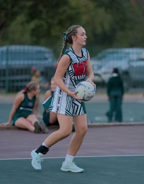 Erries behaal oorwinning op netbalbaan Erries behaal oorwinning op netbalbaan