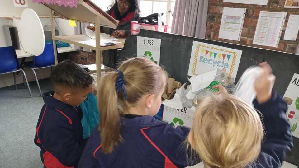 Ermelo Christian School students participate in environmental clean-up