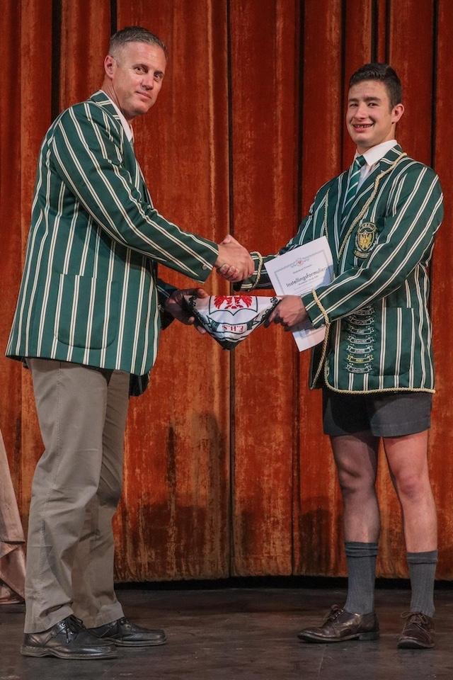 EHS-Graad 12’s van 2025 pronk in Streepbaadjies EHS-Graad 12’s van 2025 pronk in Streepbaadjies