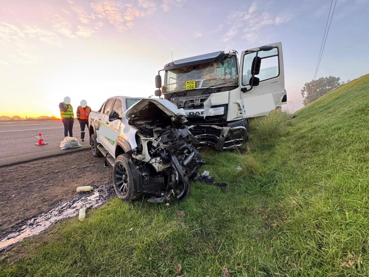 Bakkie Collides Head-On with Coal Truck Outside Ermelo Bakkie Collides Head-On with Coal Truck Outside Ermelo