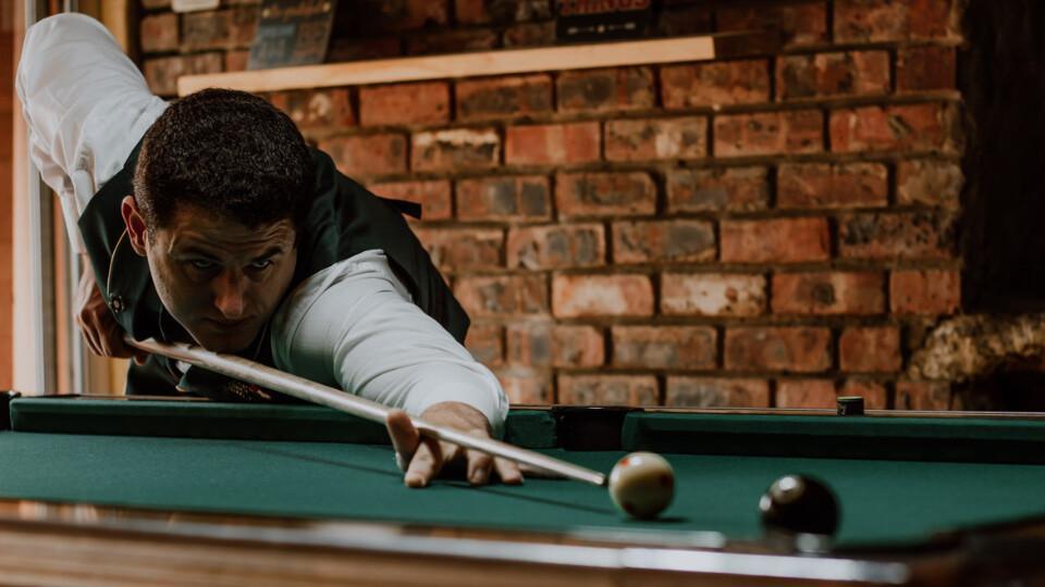 Charles Wahlstrand: ’n Lewe langs die Pottafel – van glaskoeldrank tot nasionale glorie Charles Wahlstrand: ’n Lewe langs die Pottafel – van glaskoeldrank tot nasionale glorie