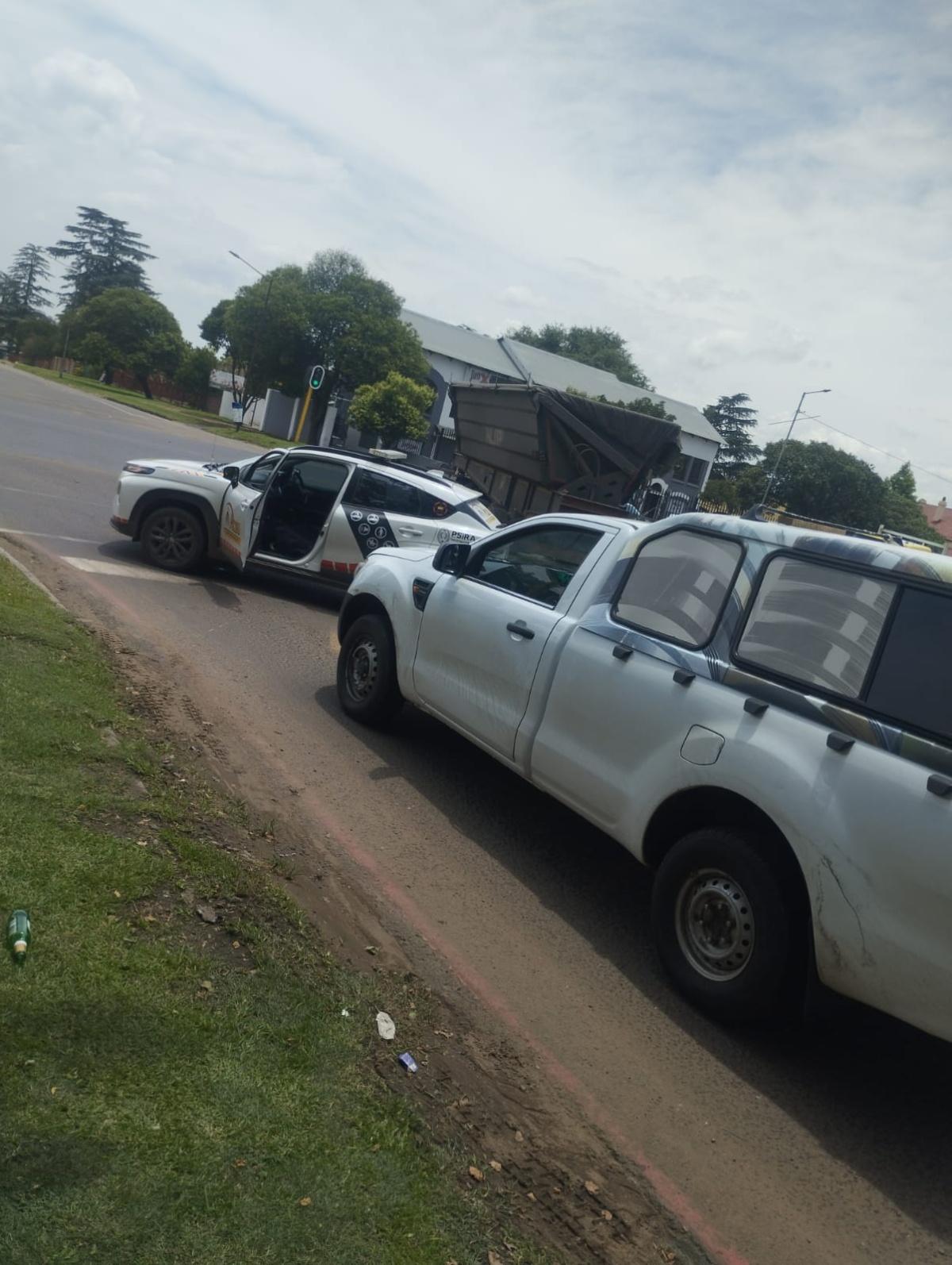 STOLEN VEHICLE RECOVERED AFTER PURSUIT FROM CAROLINA / BREYTEN AREA