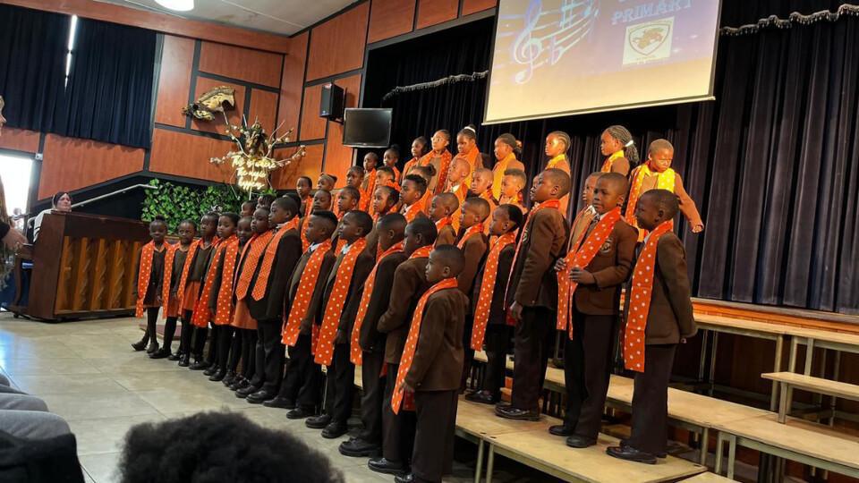 Ermelo English Primary School Choir Shines at Ligbron Choir Festival Ermelo English Primary School Choir Shines at Ligbron Choir Festival