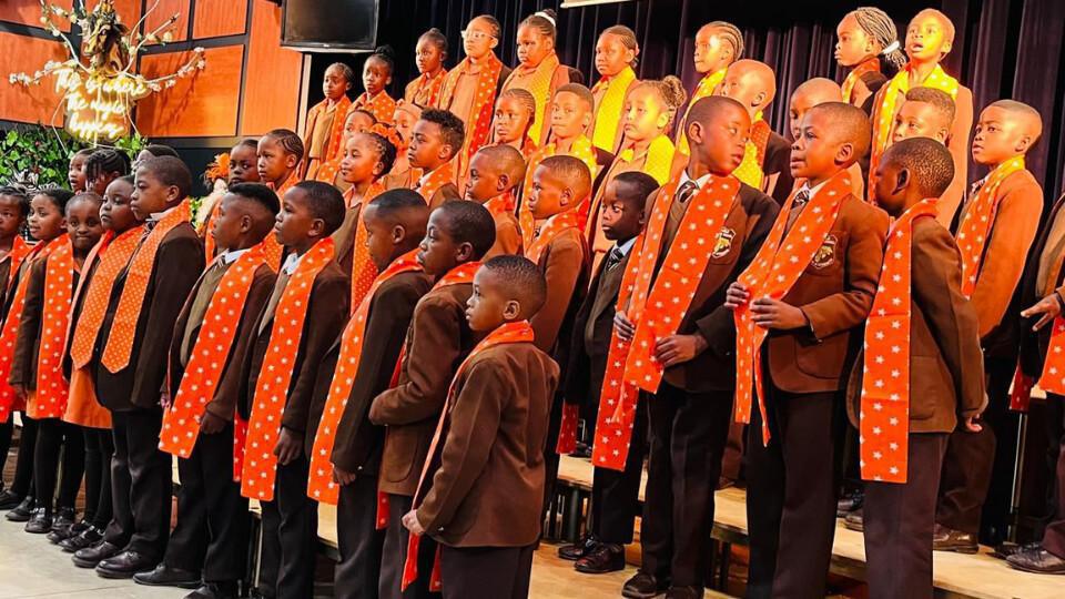 Ermelo English Primary School Choir Shines at Ligbron Choir Festival Ermelo English Primary School Choir Shines at Ligbron Choir Festival