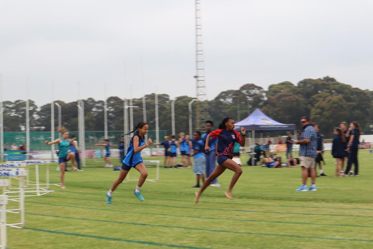 Dup-dag Belongs to Ligbron as Hosts Take Top Honours