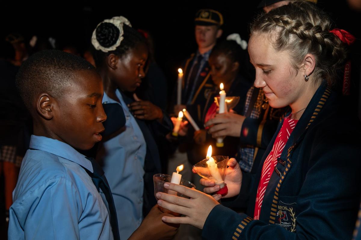 Groentjies Word Amptelik Liggies by Ligbron se Baadjieseremonie Groentjies Word Amptelik Liggies by Ligbron se Baadjieseremonie