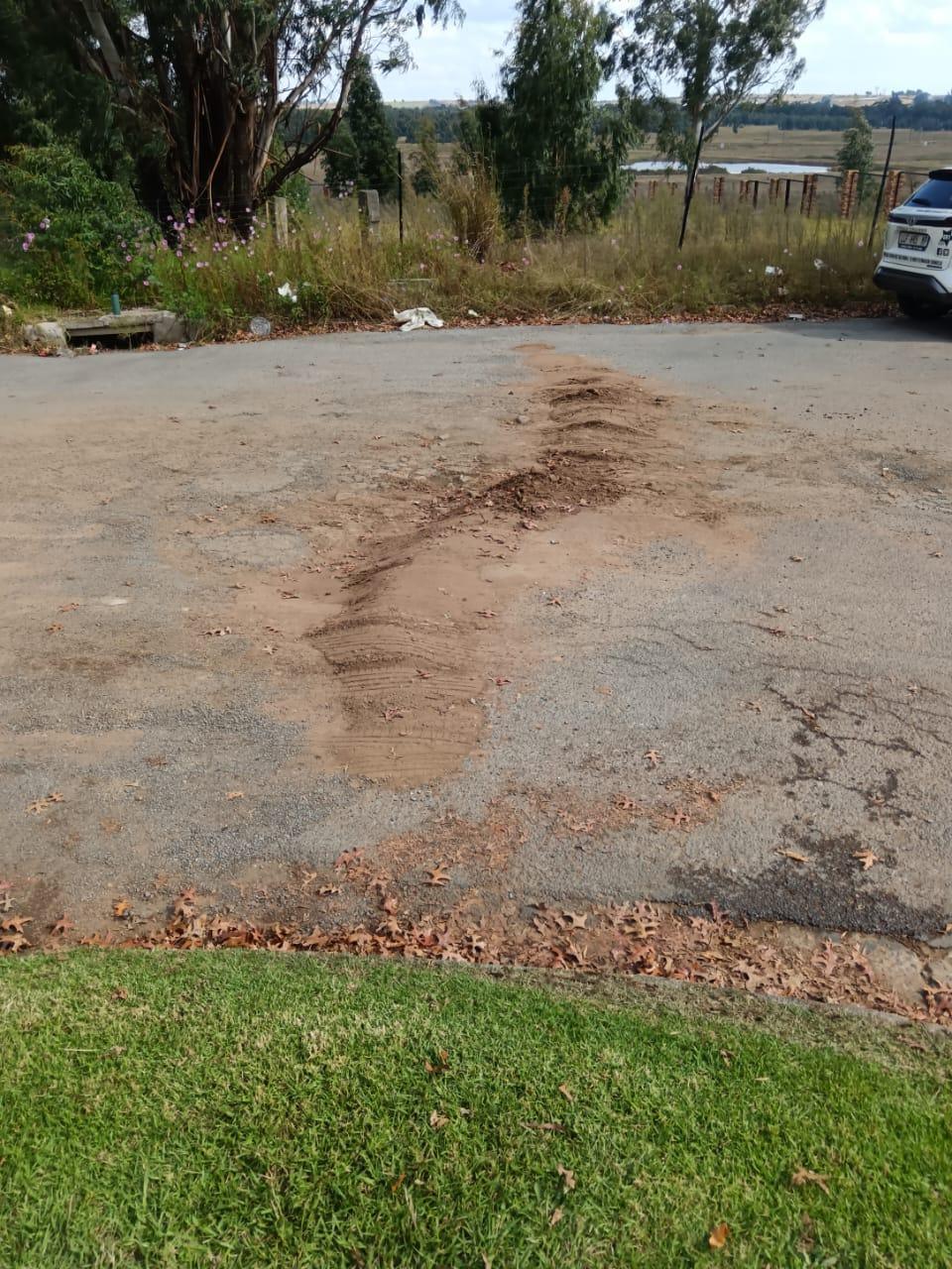 Unsafe Pothole Repairs in Ermelo Raise Safety Concerns on Camden Avenue