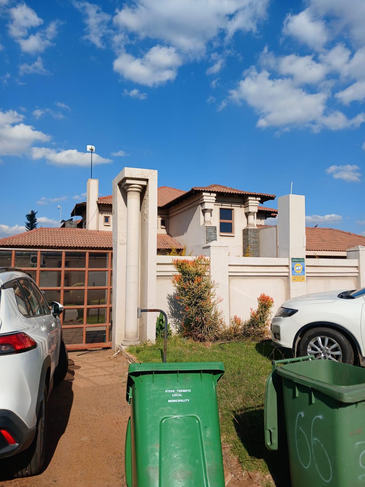 Fraud Case: Couple Granted R300 000 Bail Each Fraud Case: Couple Granted R300 000 Bail Each