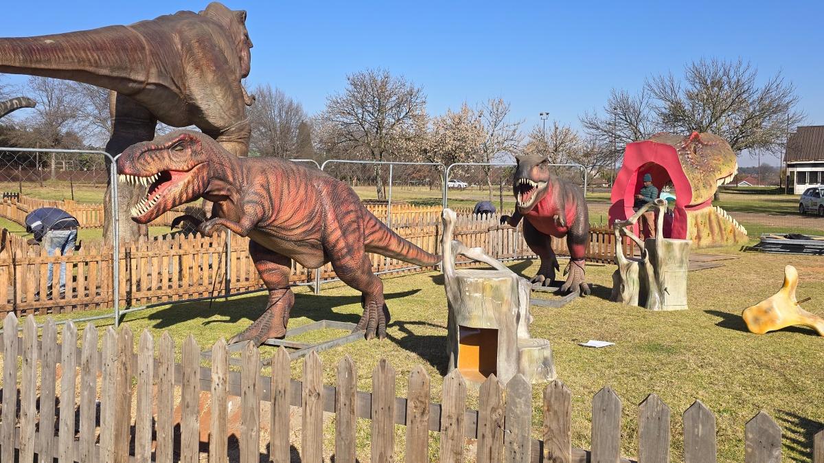 Dinosaurs Roar Into Ermelo This Weekend