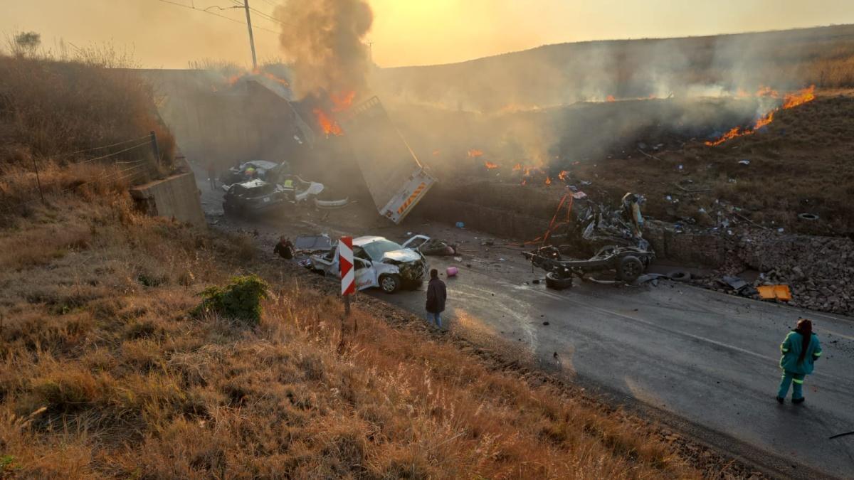 Four Killed, Eight Injured in Nine-Vehicle Crash Near Middelburg Four Killed, Eight Injured in Nine-Vehicle Crash Near Middelburg
