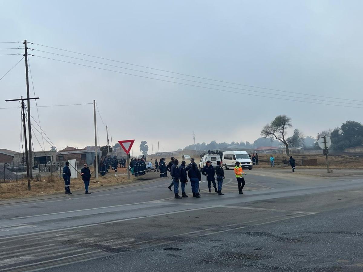 Two men arrested following Acacia blockade Two men arrested following Acacia blockade