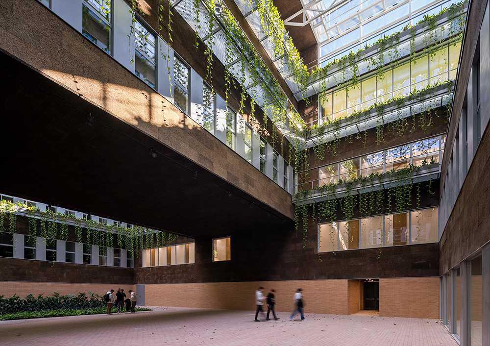 Rehabilitación y Ampliación de la Facultad de Filosofía y Letras de Zaragoza