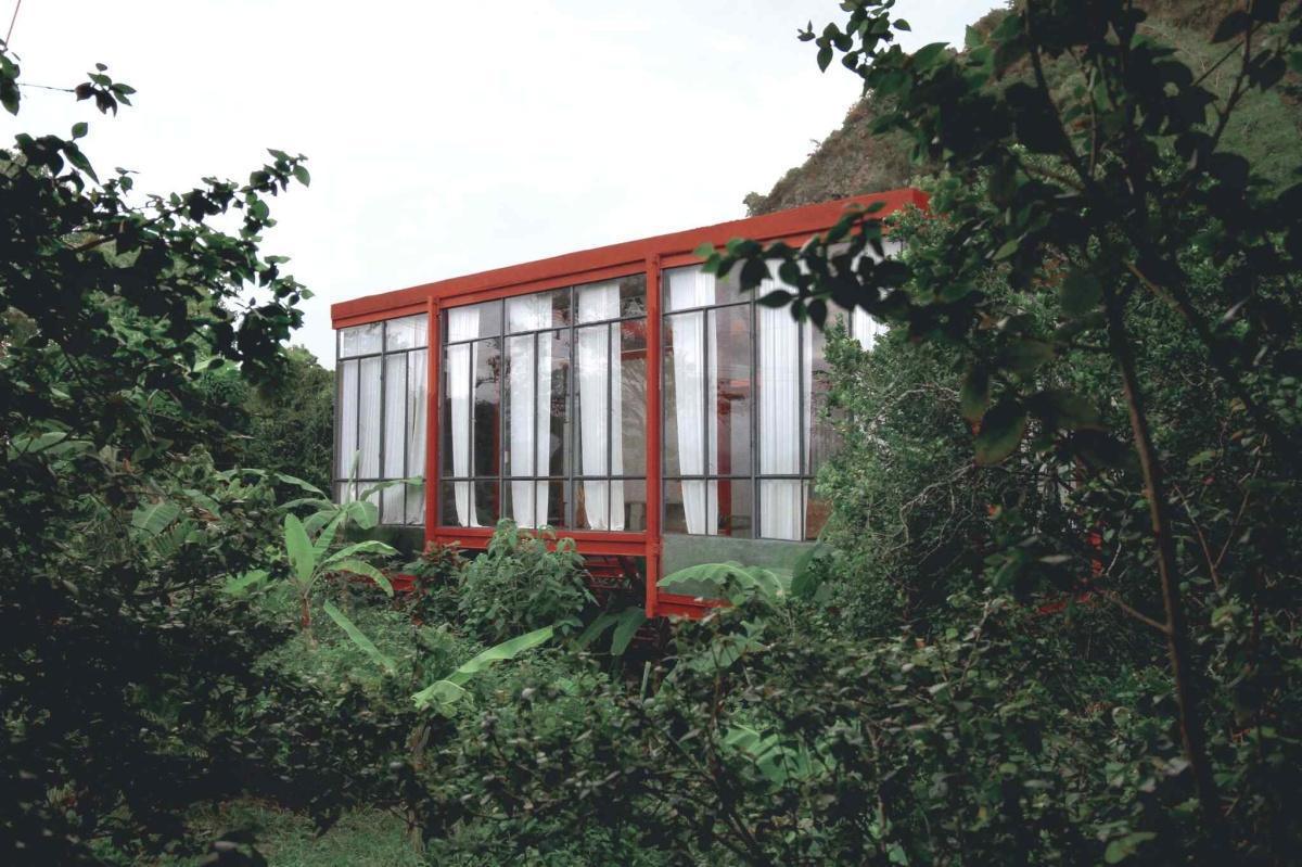 Casa Colorada en La Mesa, Colombia Casa Colorada en La Mesa, Colombia