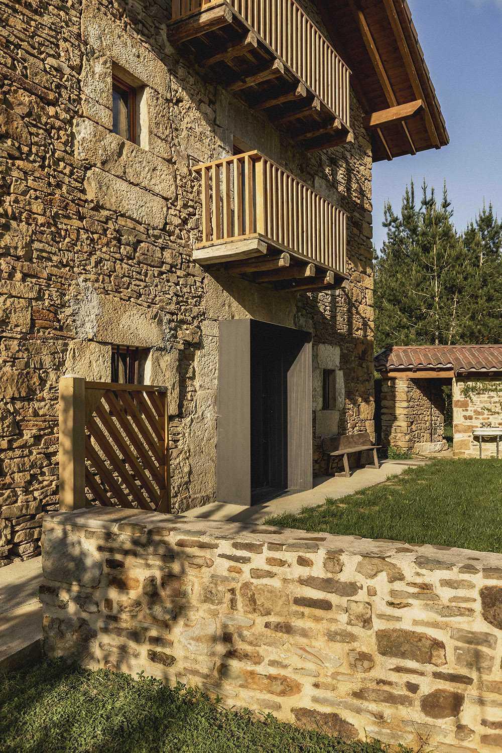 Garaitia Etxea: Reforma de un Caserío en Baranbio Garaitia Etxea: Reforma de un Caserío en Baranbio