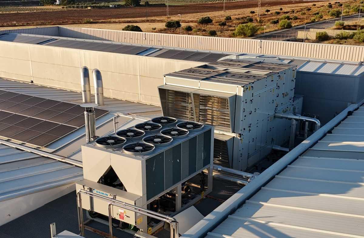 Planta para diseño, mezcla y envasado de productos bioestimulantes y de biocontrol para la agricultura