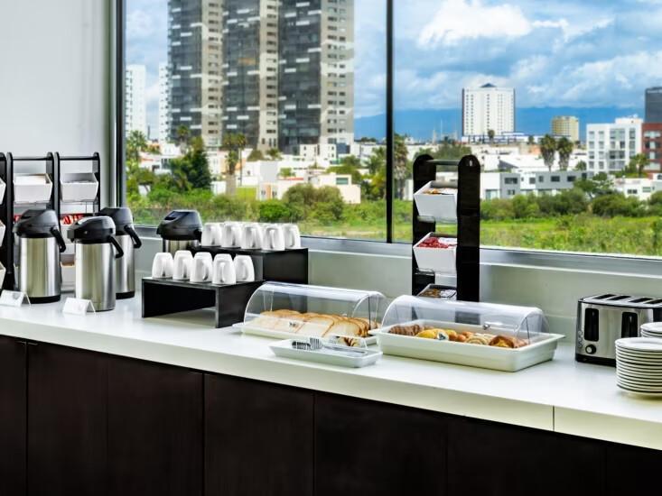 🏨 Holiday Inn Express & Suites Angelópolis 🏨 Holiday Inn Express & Suites Angelópolis