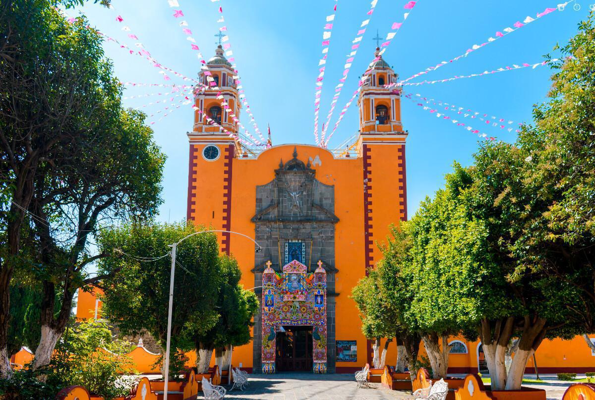 🏛️ 500 Años de Fe: La Fascinante Historia de la Llegada Franciscana a San Andrés Cholula 🏛️ 500 Años de Fe: La Fascinante Historia de la Llegada Franciscana a San Andrés Cholula