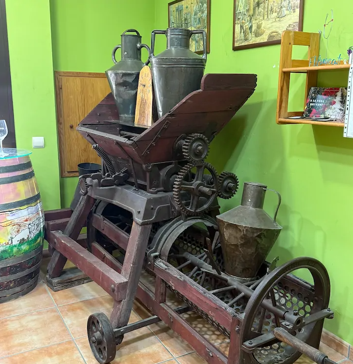 Derrapadora de uva, en la Cooperativa