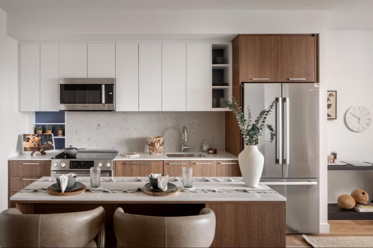 Stratos at Bridge District Stratos at Bridge District