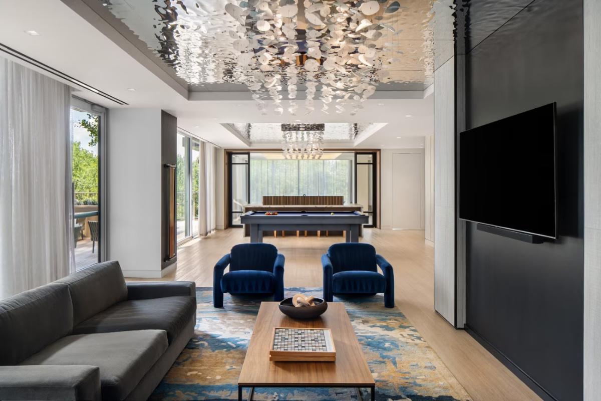 Stratos at Bridge District Stratos at Bridge District