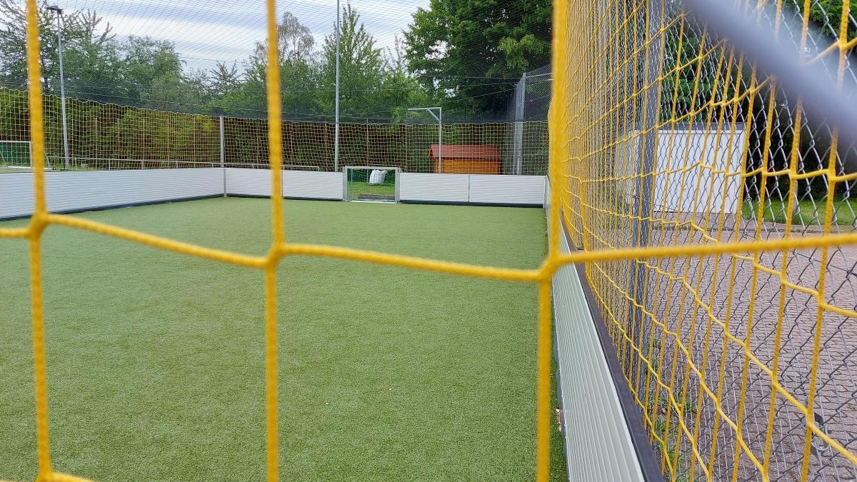 Cage - Soccer am Layer Sportplatz