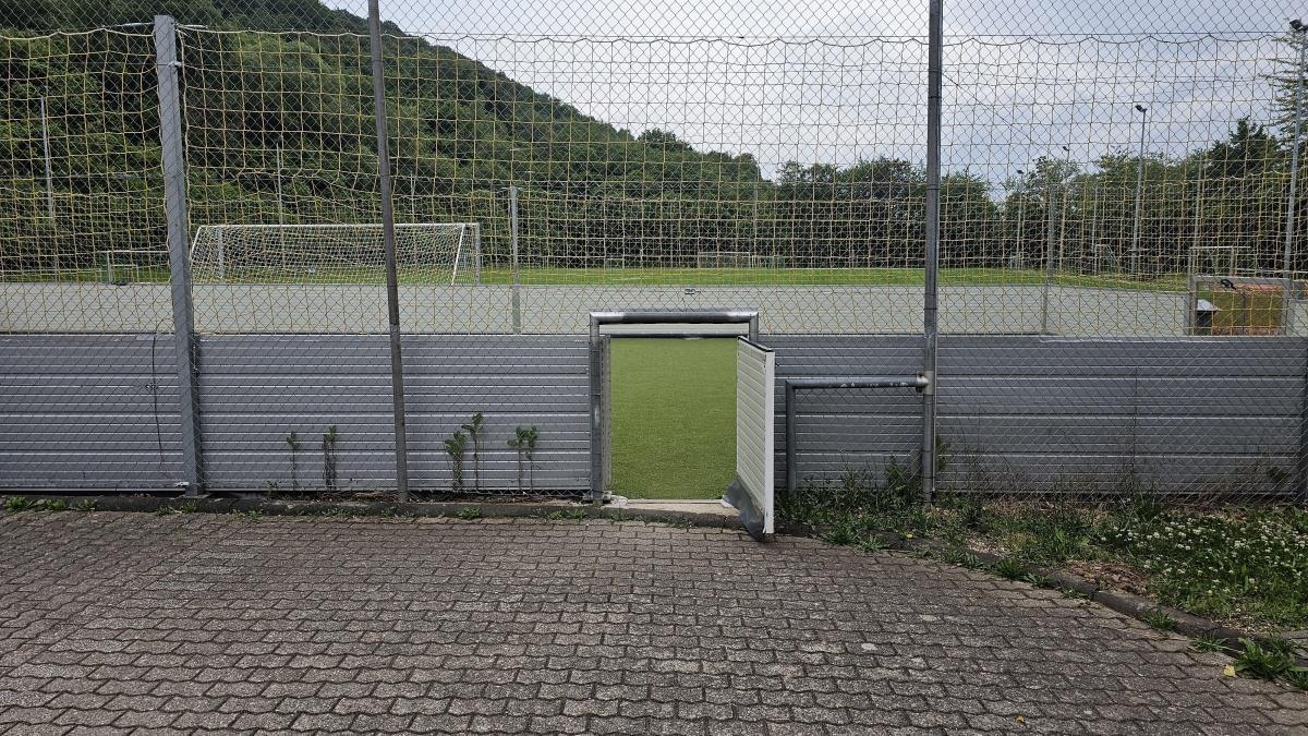 Cage - Soccer am Layer Sportplatz