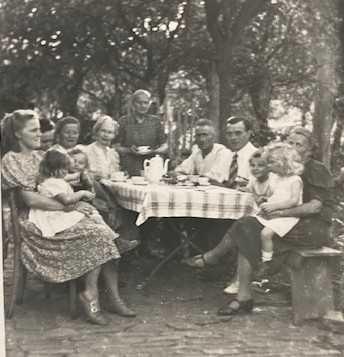 Etwas Besonderes ist los! Etwas Besonderes ist los!