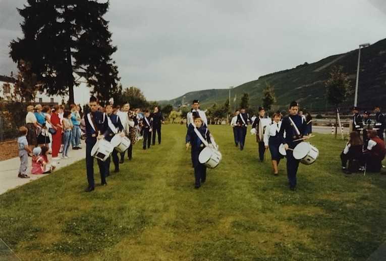 „Presented to the Village of Koblenz-Lay …“ „Presented to the Village of Koblenz-Lay …“