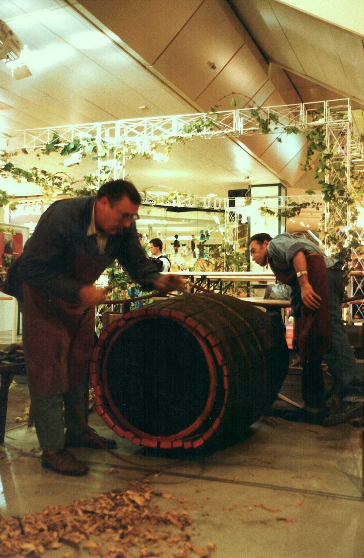 Weinbau in Lay, eine Momentaufnahme aus dem Jahr 1990 Weinbau in Lay, eine Momentaufnahme aus dem Jahr 1990