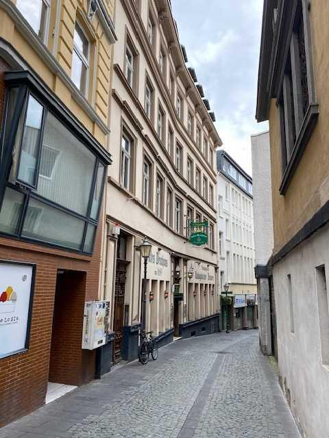 Ein Layer gründete die „Königsbacher“ Ein Layer gründete die „Königsbacher“