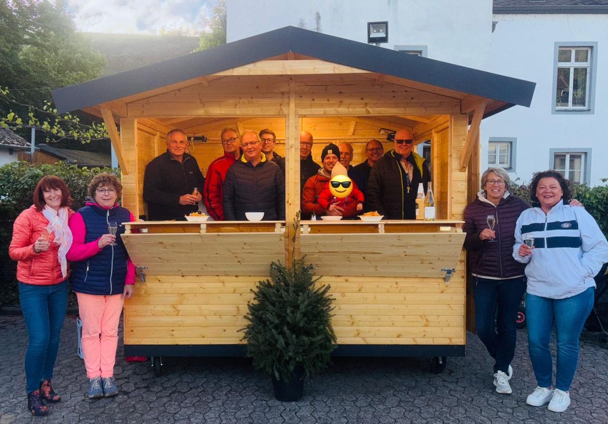 Neue Winzerhütte für den Layer Wochenmarkt Neue Winzerhütte für den Layer Wochenmarkt
