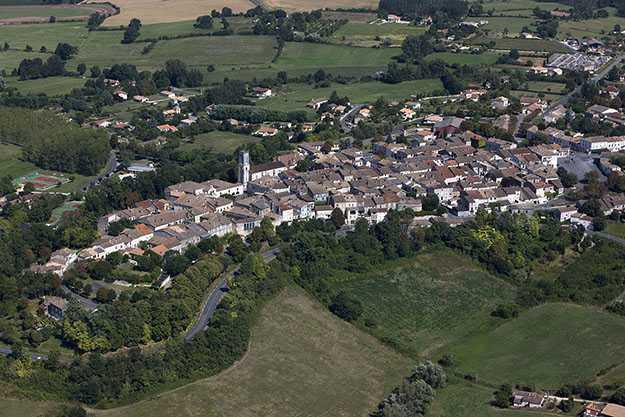 Jean-Louis de Biasi aux Castillonnésiennes et Castillonnésiens Jean-Louis de Biasi aux Castillonnésiennes et Castillonnésiens