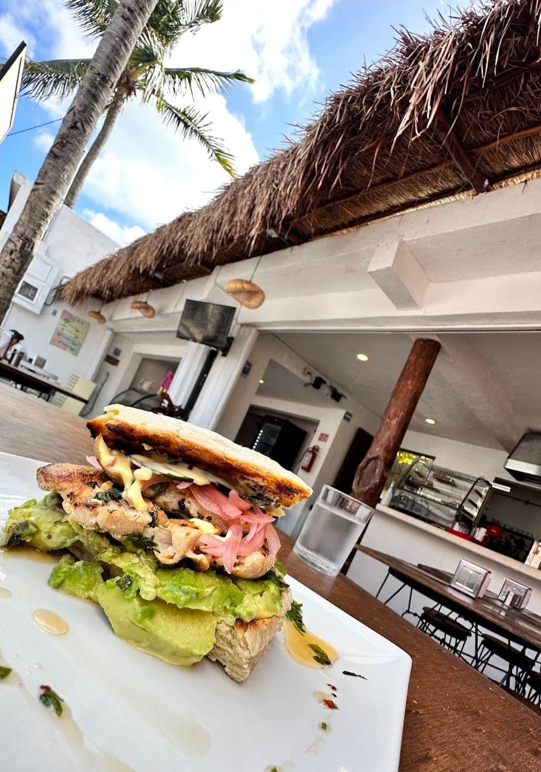 Chimichurri Argetinian Steak Sándwich Chimichurri Argetinian Steak Sándwich