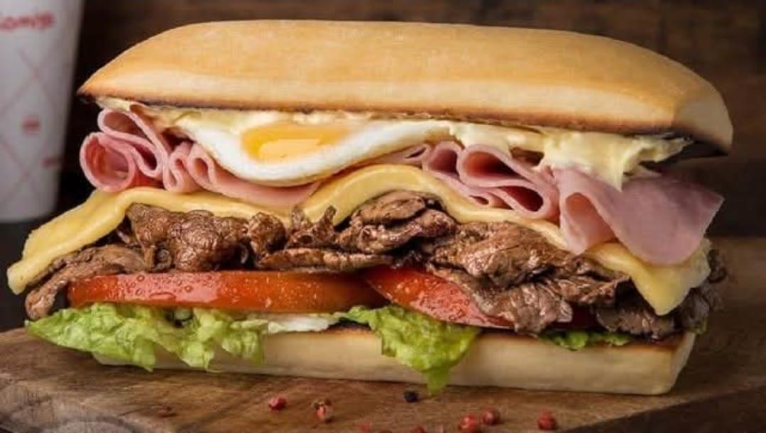 Chimichurri Argetinian Steak Sándwich Chimichurri Argetinian Steak Sándwich