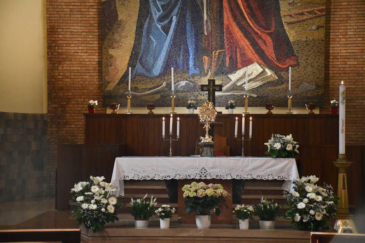 Ogni Giovedì: Adorazione Eucaristica