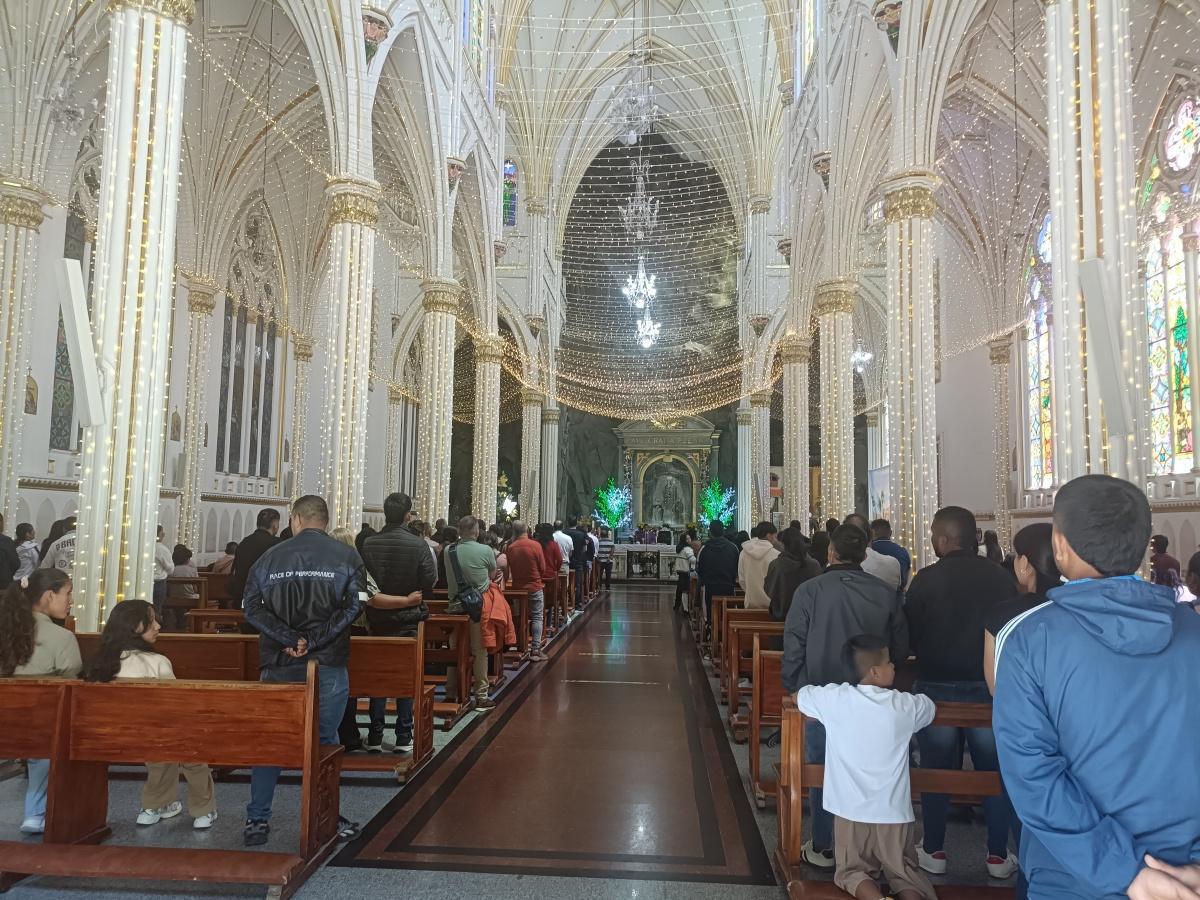 Interior de la basílica Interior de la basílica