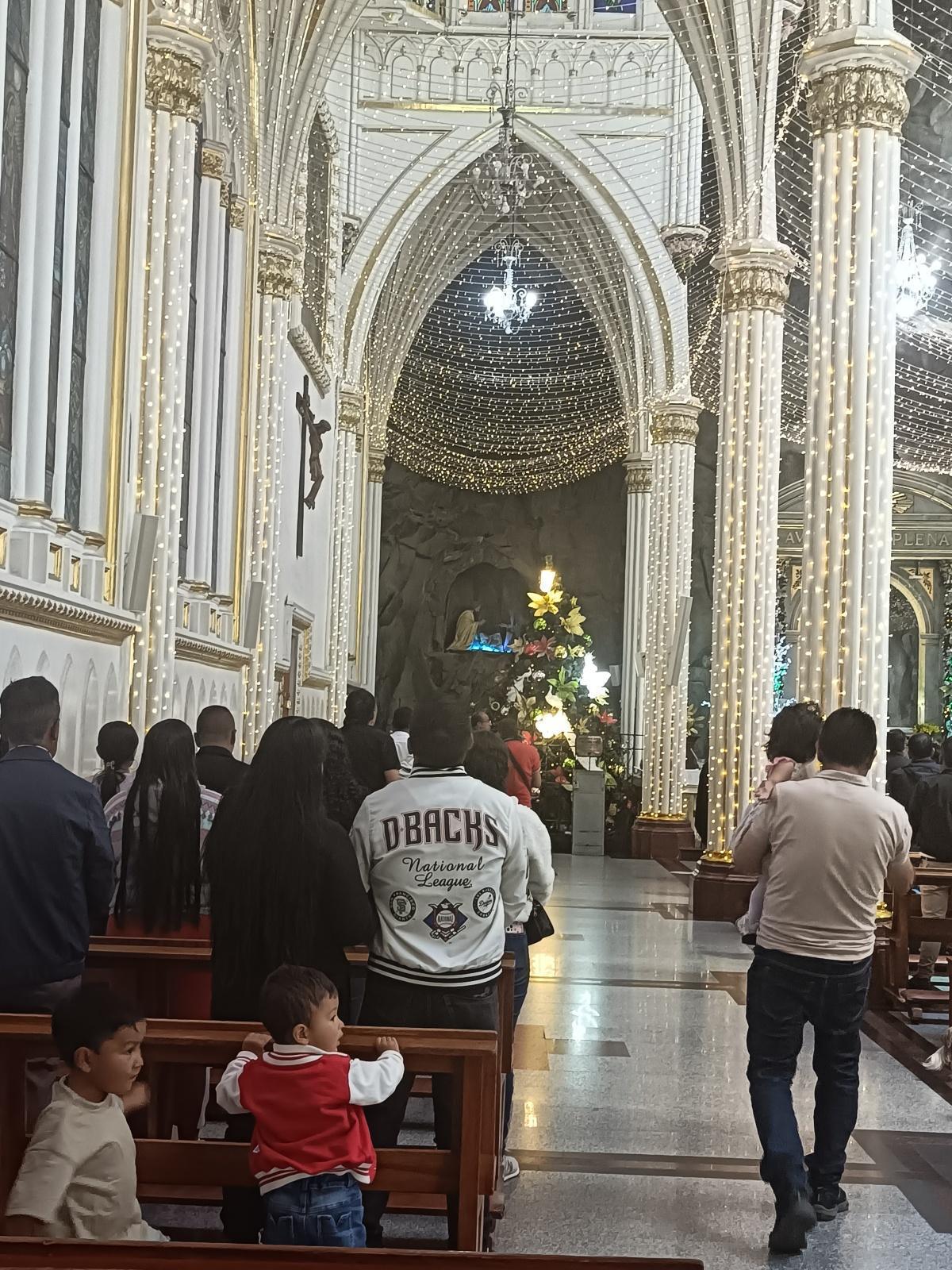Interior de la basílica Interior de la basílica
