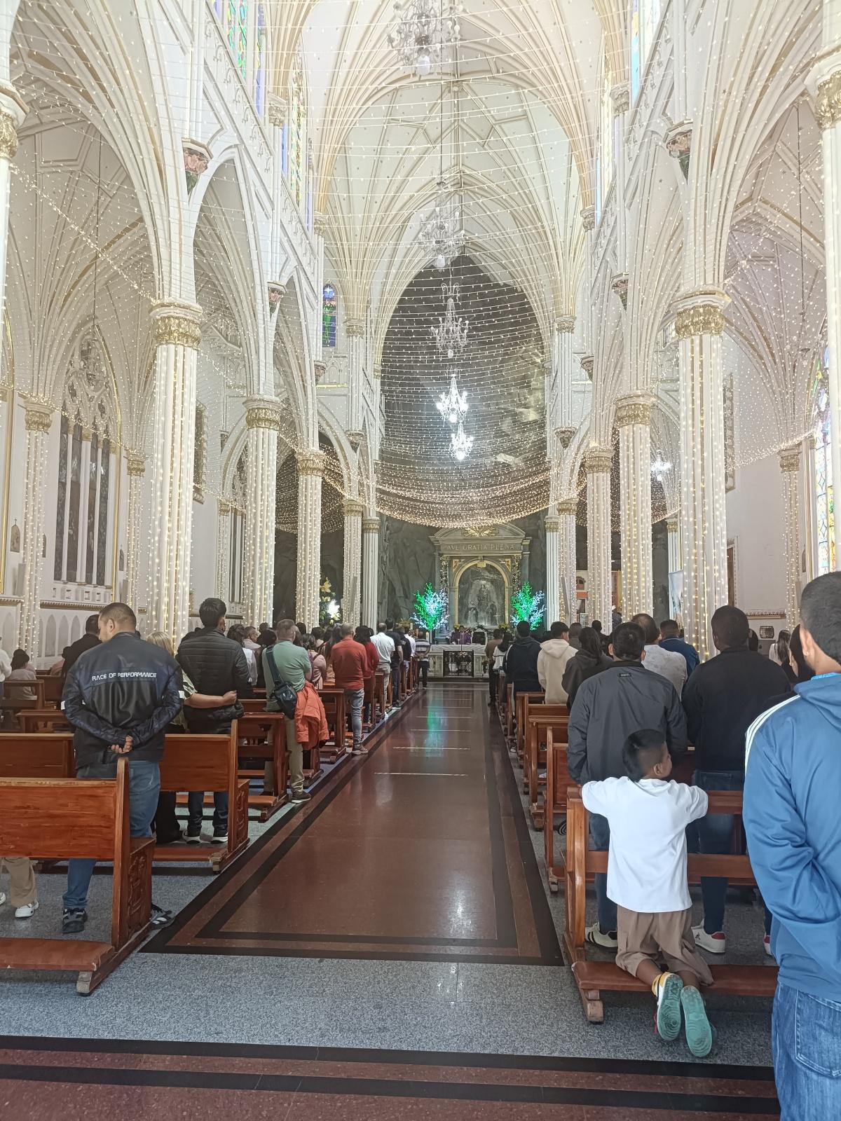 Interior de la basílica Interior de la basílica