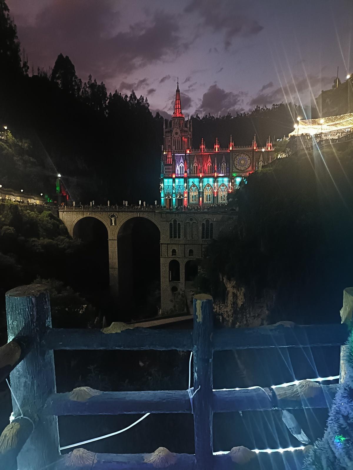 Santuario de las lajas de noche Santuario de las lajas de noche