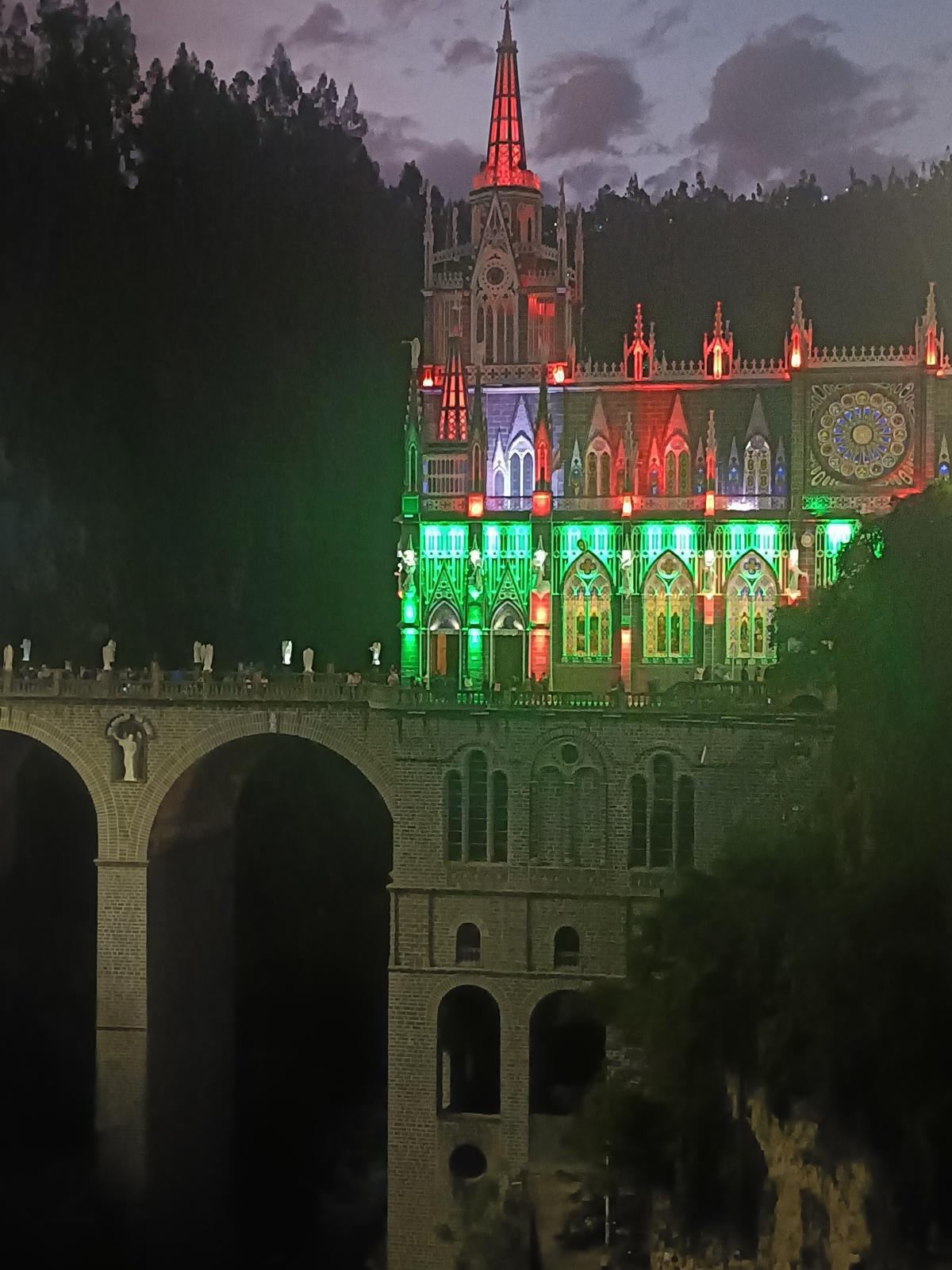 Santuario de las lajas de noche Santuario de las lajas de noche