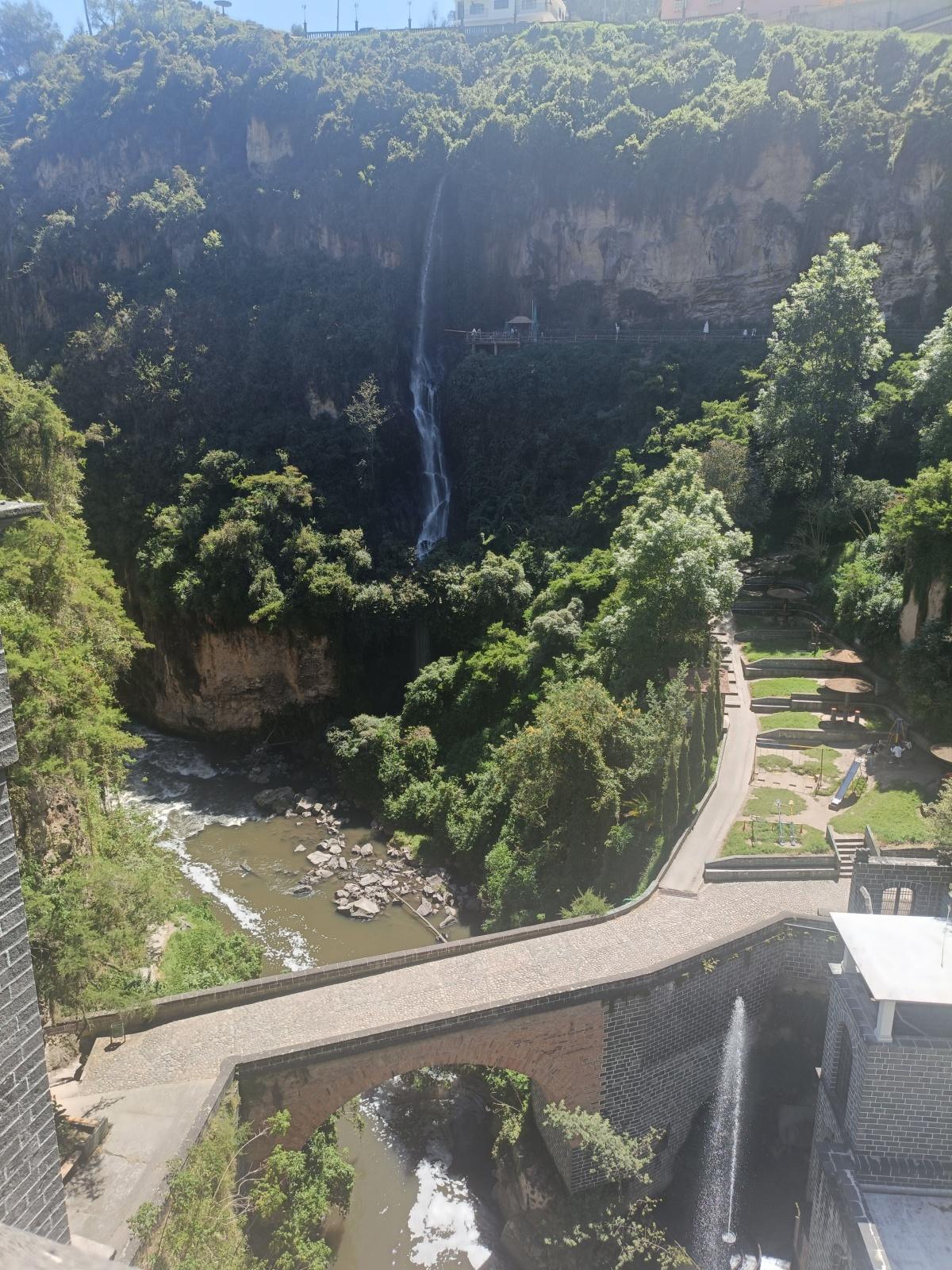 La Cascada 