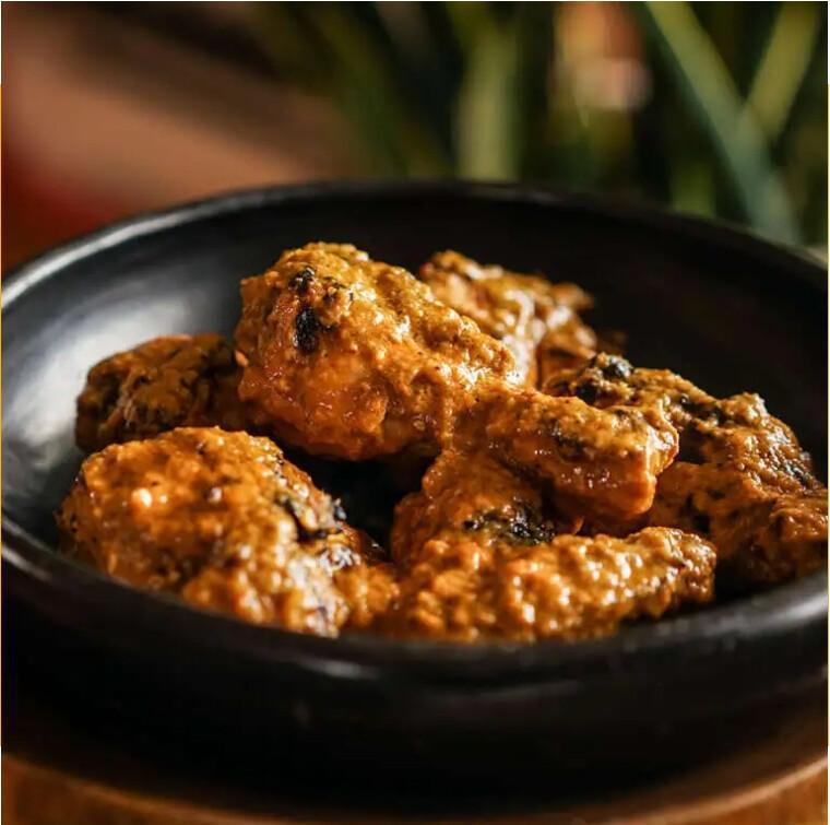 KUKU PAKA-KENYAN CHICKEN IN COCONUT MILK
