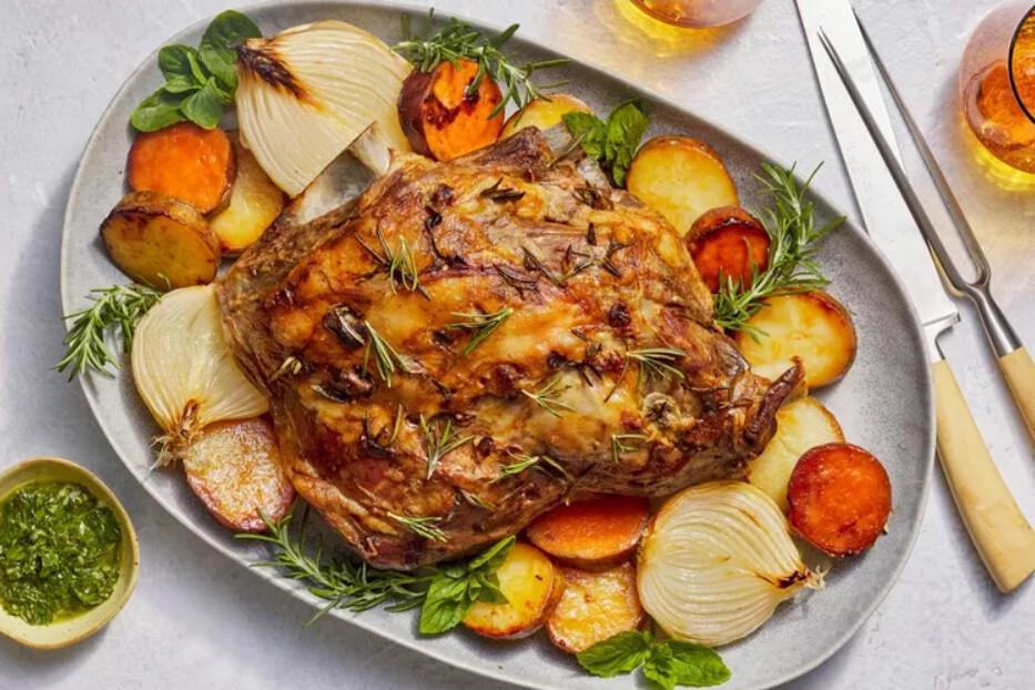 AUSTRALIAN-STYLE ROAST LAMB WITH MINT SAUCE