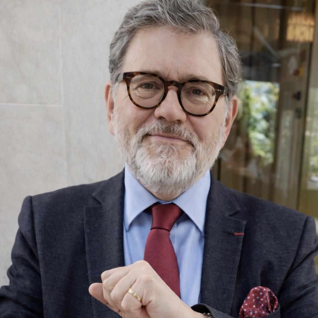 ENTRETIEN. Roger Dachez ENTRETIEN. Roger Dachez