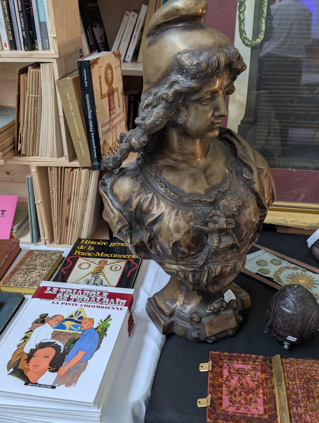 L'Art dans le Temple, antiquaire