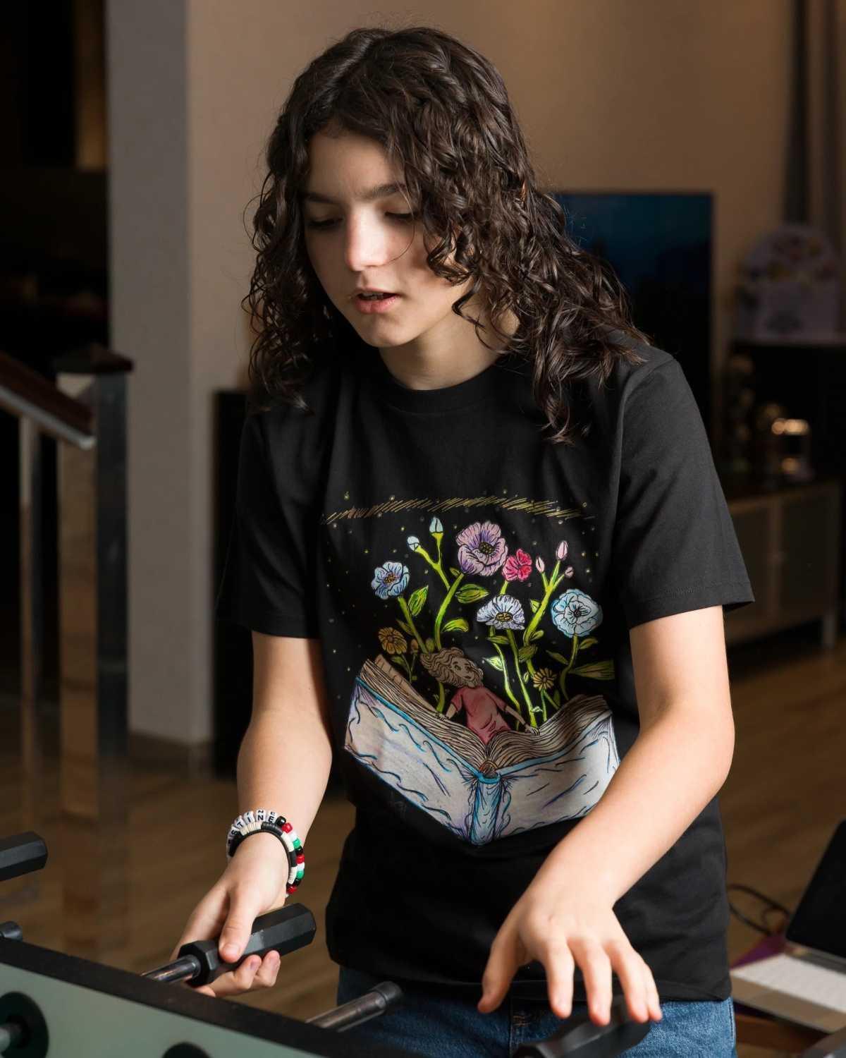 Education by Aisha Kids T-fil Shirt